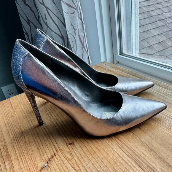 Marc Fisher Shoes - Marc Fisher Silver Glitter Heels Shoes 6.5